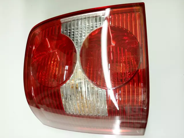3B9945095S - Electrical: Tail Lamp Assembly for Volkswagen: Passat Image