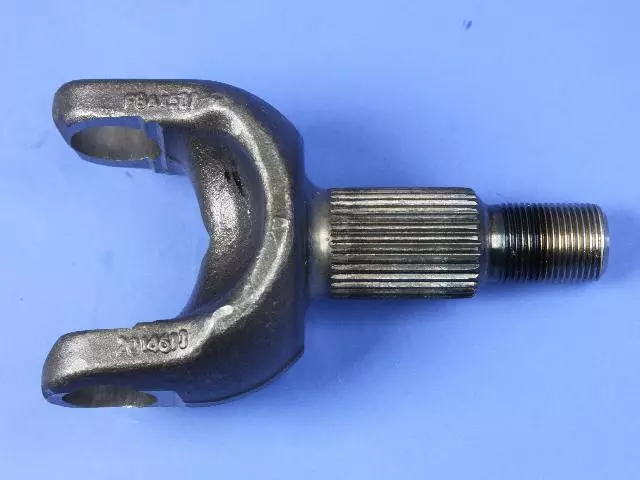 68145058AA - Front Axle; Dana 186 MM; Differential and Drive Line: Stub Shaft, Right Or Left for Jeep: Wrangler, Wrangler JK Image