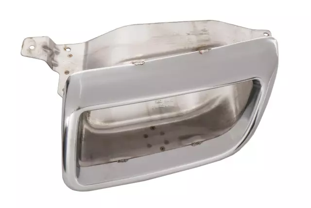 Driver Side Bumper Tail Pipe Bezel - GM (20837549)