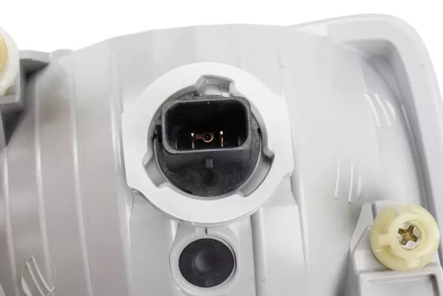 Front Driver Side Fog Lamp - GM (23332241)