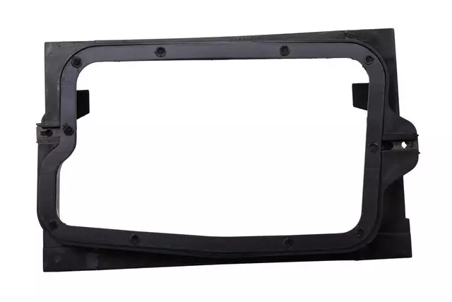 Cowl Plenum Water Deflector with Seal and Retainer - GM (10305997)