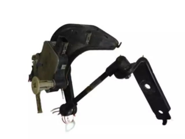 Bracket - Ford (DG9Z-5A967-G)