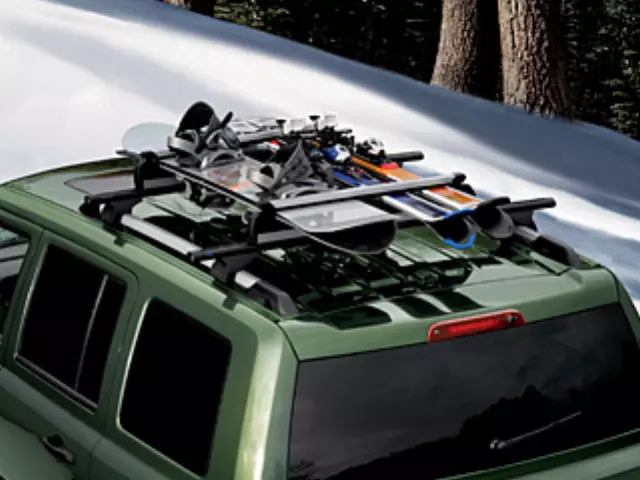 Ski/snowboard Carrier Kit - Mopar (TCS92725)