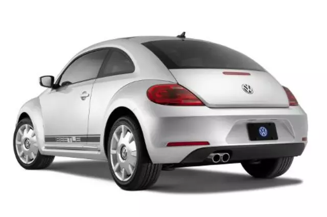 18 In Wheel Disk C2R - Silver - Volkswagen (5C0-601-025-H-8Z8)