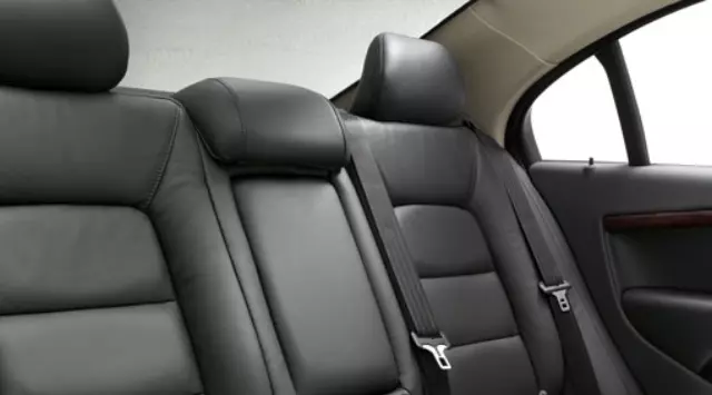 31399204 - : Sunshade - Rear Window for Volvo: S80 Image