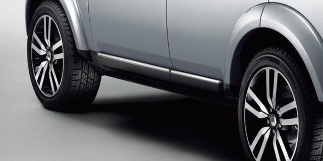 VPLAB0044 - Exterior: Stainless Steel Trim Finisher Kit for Land Rover: LR4 Image