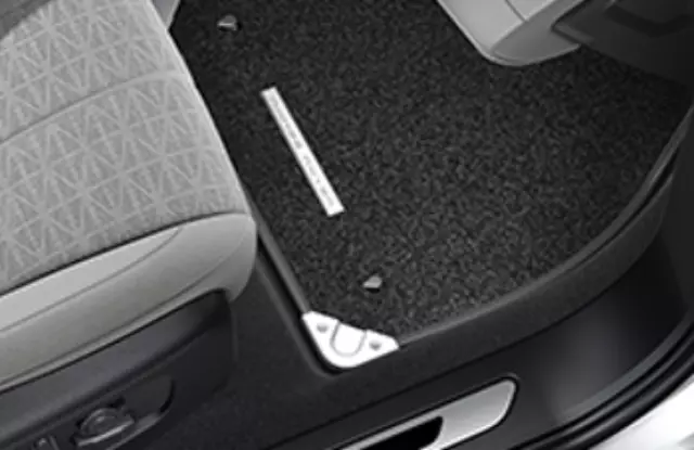 VPLZS0498PVJ - Interior: Luxury Carpet Mat Set - LHD for Land Rover: Range Rover Evoque Image
