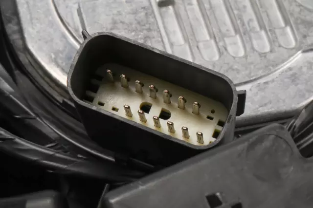 Passenger Side Headlamp - GM (26221314)