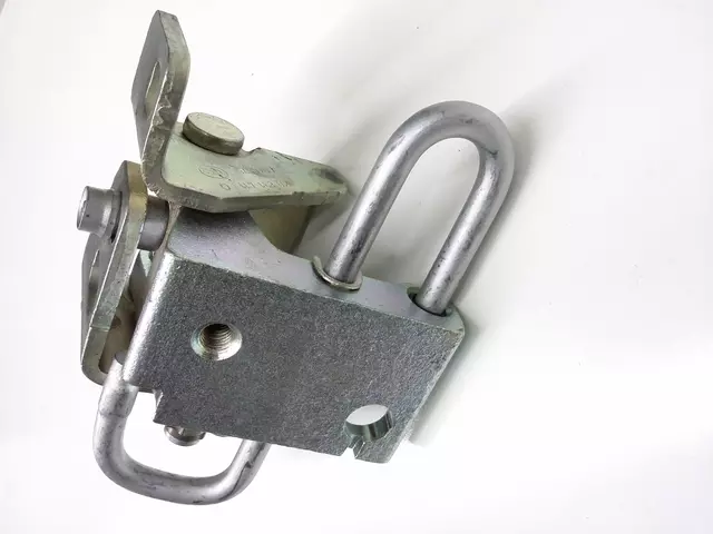 1K0831411Q - : Lower Hinge for Volkswagen: Golf, Golf R, GTI, Jetta, R32, Rabbit Image