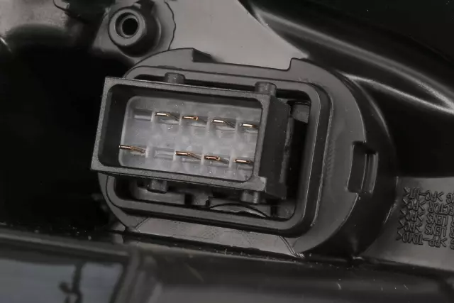 Passenger Side Headlamp Assembly - GM (23458642)