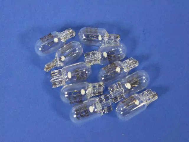 OEM NEW 2001-20 Mopar Chrysler Bulb Front Fender Side Repeater Export L002825W5W - Mopar (L002825W5W)