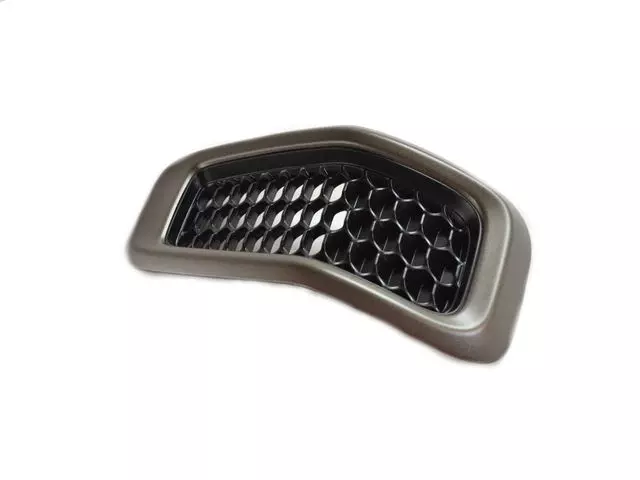 Radiator Grille Kit - Mopar (6CY39NTZAC)