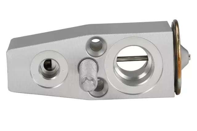 1551377 - HVAC: ACDelcoâ„¢ Expansion Valve for GM Image