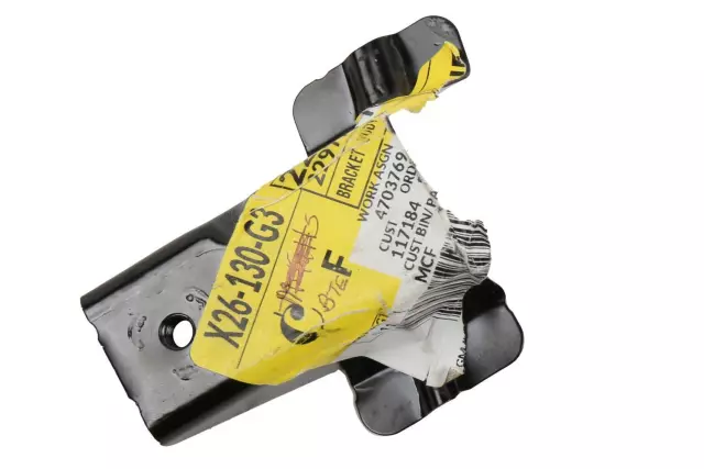 Passenger Side Body Side Front Fender Rear Lower Bracket - GM (22977763)