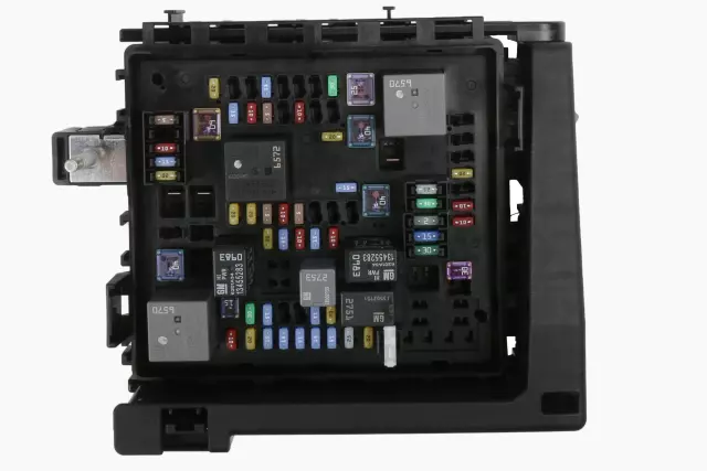 Engine Wiring Harness Junction Block - GM (84003375)