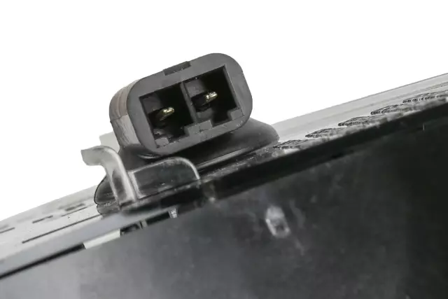 Part# 19120869 Front Driver Side Auxiliary Turn Signal Lamp Lens - GM (19120869)