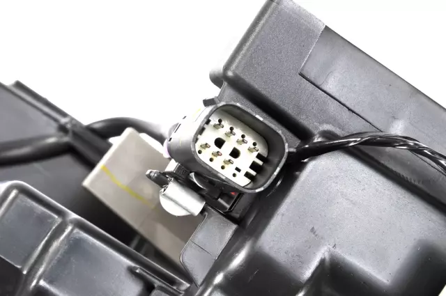 Passenger Side Headlamp Assembly - GM (23294938)