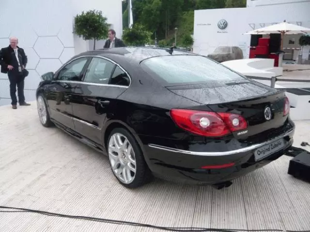 Rear Lip Spoiler - Primer - Volkswagen (3C8-071-640-GRU)