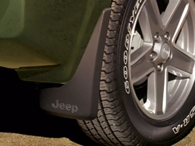 Guard - Mopar (82212515)