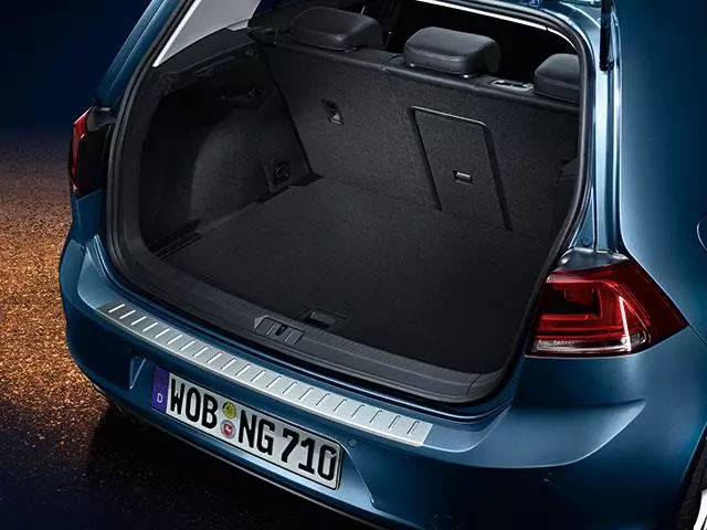 Rear Bumper Protection Plate - Volkswagen (5G0-061-195)