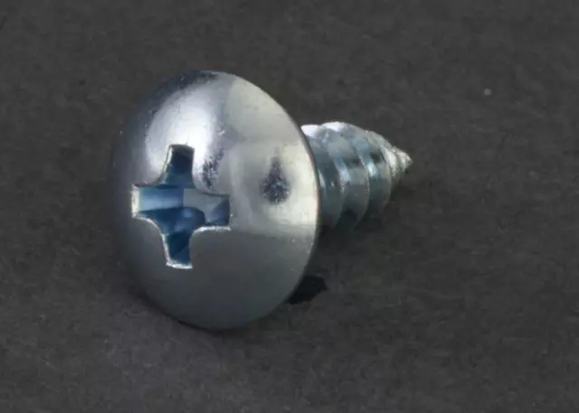 Grille Screw - Subaru (904500031)