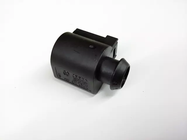 Master Cylinder Connector - Audi (4B0-973-712)