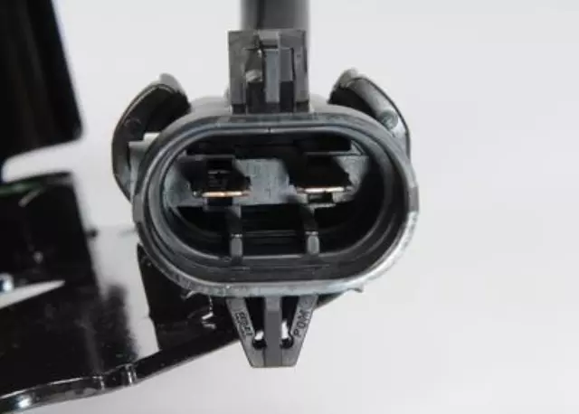 10373306 - : Part# 10373306 Secondary Air Injection Pump with Bracket for Buick: Rainier | Chevrolet: Trailblazer, Trailblazer EXT | GMC: Envoy, Envoy XL, Envoy XUV | Oldsmobile: Bravada Image