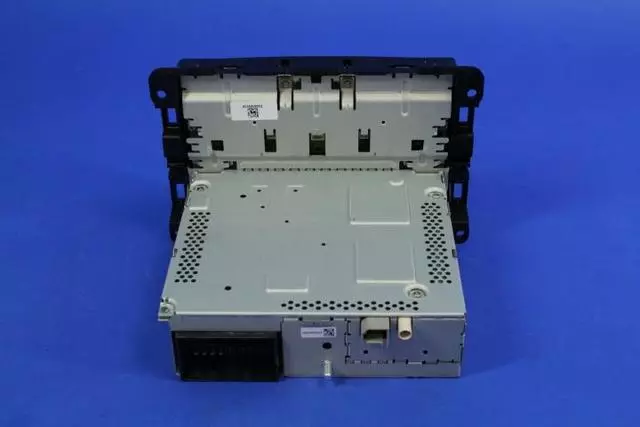 Multi Media Radio - Mopar (68245817AF)