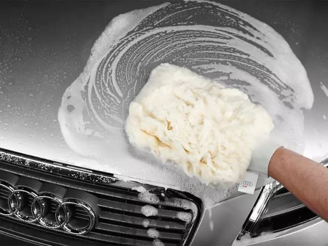 2004-2017 Audi - Premium Car Wash Mitt - Audi (ZAW-911-380)