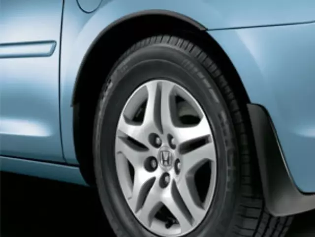 8P21SHJ100 - Body: Fenderwell Garnish Thin for Honda: Odyssey Image