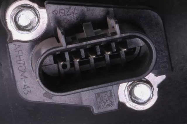 15261753 - : Air Cleaner Assembly for Saturn: Ion Image