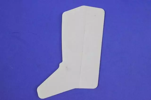 B-pillar To Quarter Panel Mucket, Right - Mopar (68039526AB)