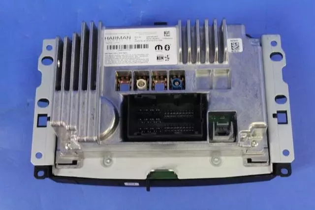 Radio - Mopar (5XR09MXHAA)