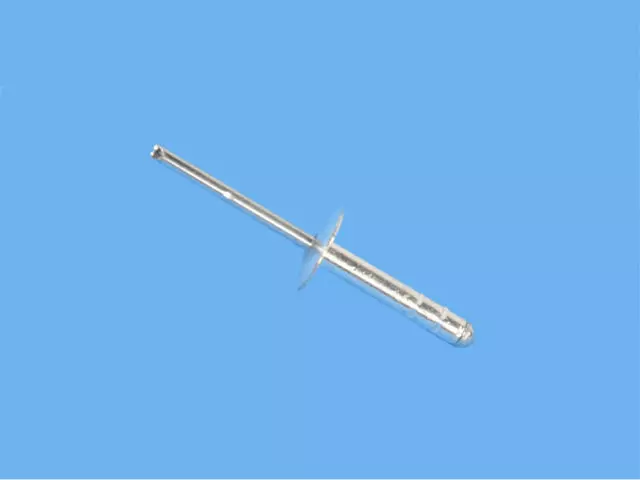 Rivet - Mopar (68256067AA)