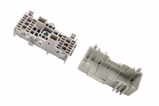 Engine Wiring Junction Block Connector - GM (88988752)