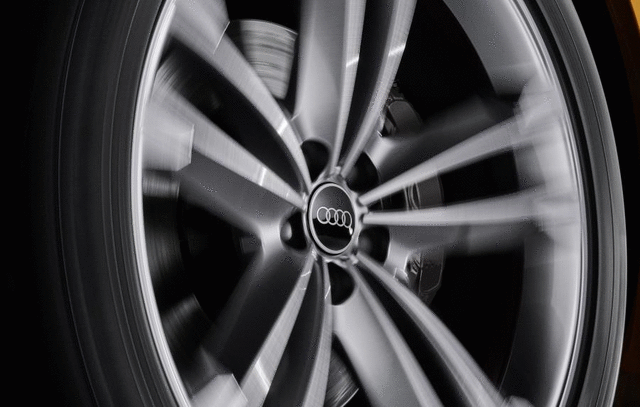 4M8071006A - : Dynamic Center Caps for Audi: A4 allroad, A4 Quattro, A5 Quattro, A5 Sportback, A6 allroad, A6 Quattro, A7 Sportback, A8 Quattro, e-tron Sportback, Q3, Q5, Q5 Sportback, Q7, Q8, Q8 e-tron, S4, S5, S5 Sportback, S6, S8, SQ5, SQ5 Sportback, SQ7, SQ8, SQ8 e-tron Image