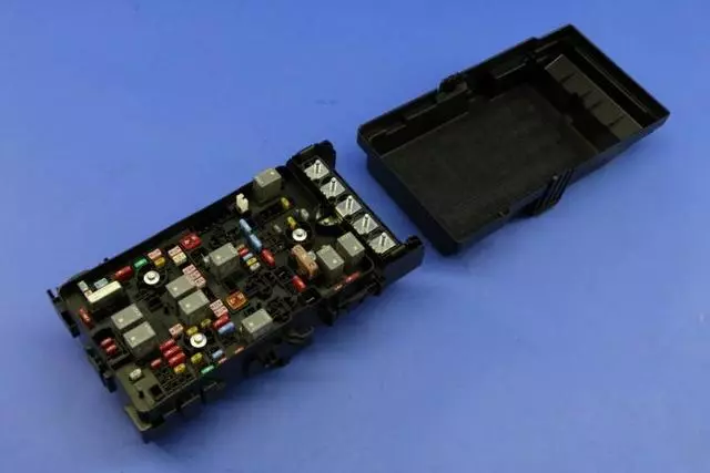 Intelligent Power Power Distribution Center - Mopar (68263035AE)