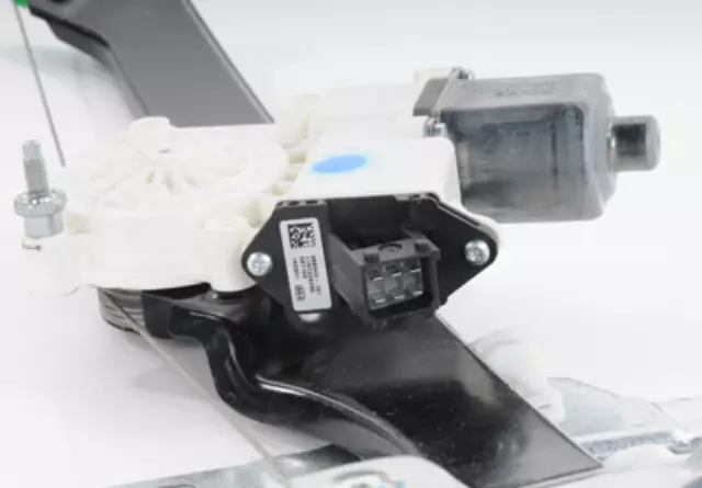 Front Passenger Side Power Window Regulator and Motor Assembly - GM (20783373)