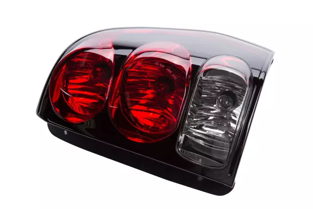 15131579 - : 2002-2009 Chevrolet - Passenger Side Tail Lamp Assembly for Chevrolet: Trailblazer, Trailblazer EXT Image