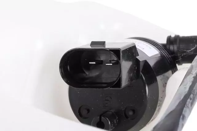 Windshield Washer Fluid Reservoir - GM (26698449)