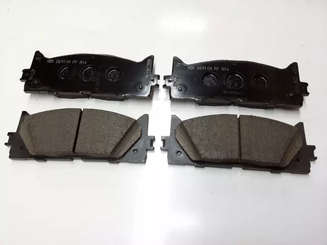 446507010 - Brakes: Brake Pads for Lexus: ES300h, ES350 Image
