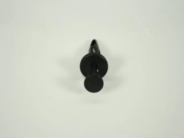 Retainer - Mopar (4857108)