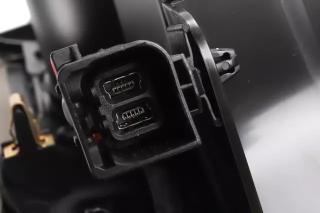 84627098 - Body: Front Console for Chevrolet: Tahoe | GMC: Yukon Image