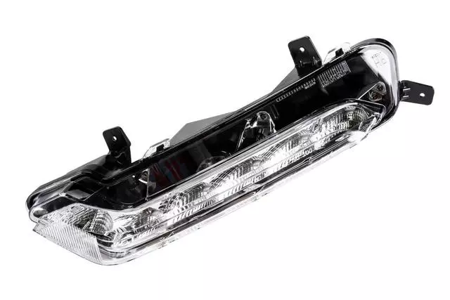Passenger Side Daytime Running Lamp - GM (22931248)