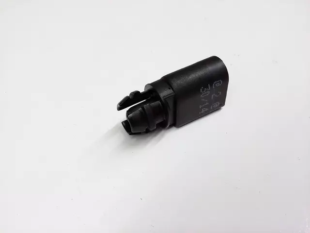 8Z0820535 - Body: Temp Sensor for Volkswagen Image