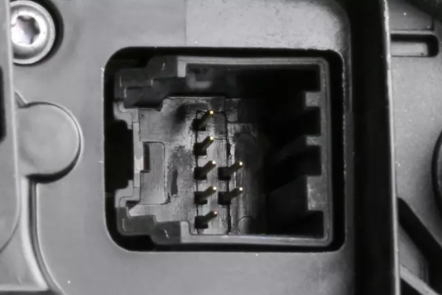 Front Driver Side Door Latch - GM (13510504)