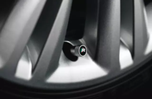 Styled Valve Caps - Union Jack - Jaguar (C2D24286)