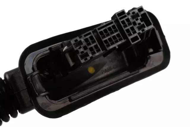 84620770 - Body: Door Wiring Harness for Chevrolet: Silverado 1500 | GMC: Sierra 1500 Image