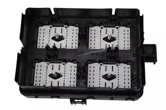 Fuse & Relay Box - GM (84926407)