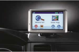 999Q5GU001 - Interior: Portable Garmin Navigation With Universal Charcoal for Nissan: Cube, Rogue, Versa Image